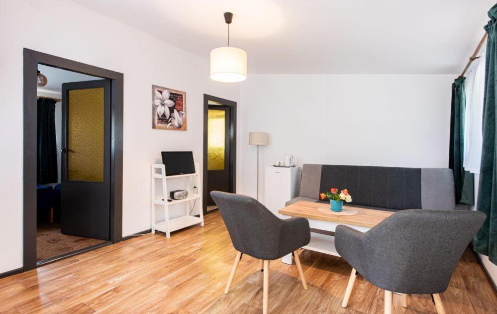 Osrodek Wypoczynkowy Wagabunda Hotel Mikołajki Bagian luar foto
